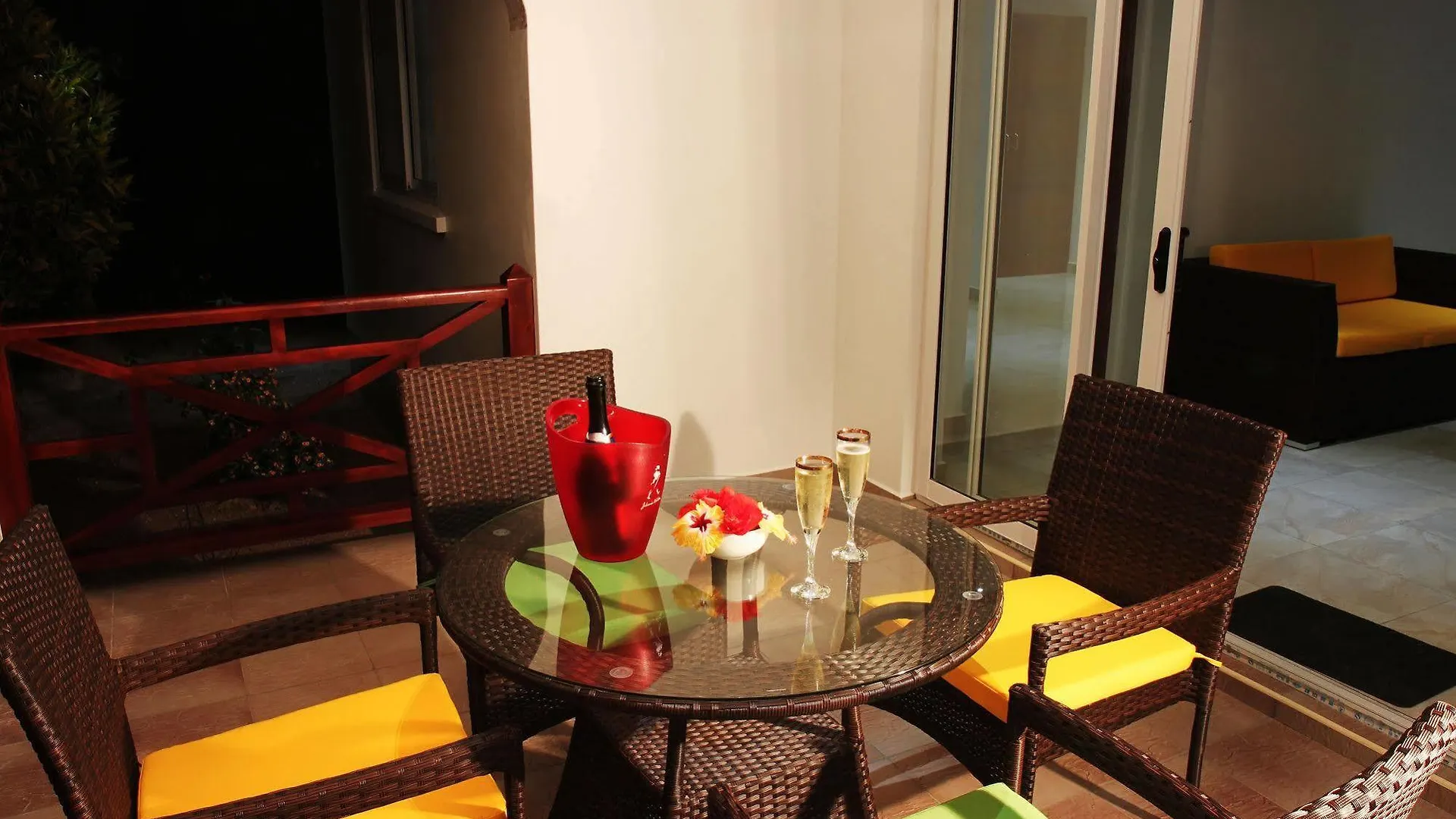 Coco Blanche Apartment Anse Royale Seychelles